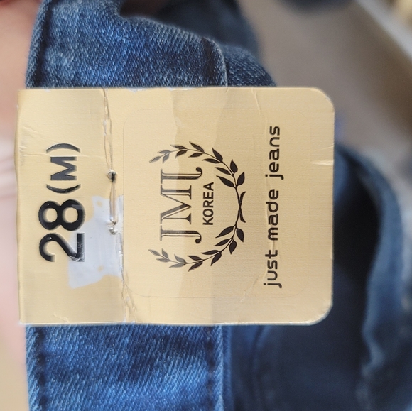 Flared Jeans, Frayed Hems - Picture 5 of 5